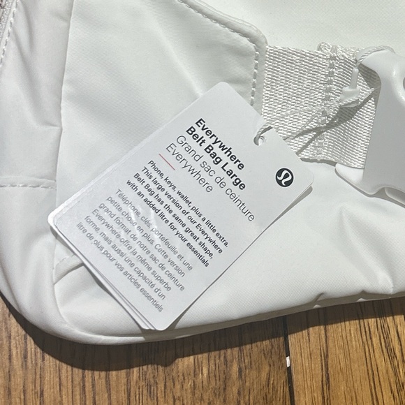 NEW- Lululemon Everywhere Belt Bag (large 2L) WHITE - Picture 4 of 9